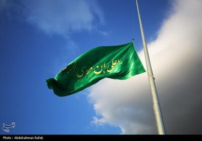 اهتزاز پرچم متبرک به نام امام رضا(ع) در جوار شهید گمنام+فیلم - تسنیم