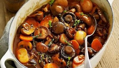 شام امشب یه خورشت گیاهی خوشمزه درست کن؛ بادمجان و قارچ