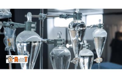 کاربردهای مختلف بالن تقطیر در آزمایشگاه: از جداسازی مواد تا خالص‌ سازی ترکیبات