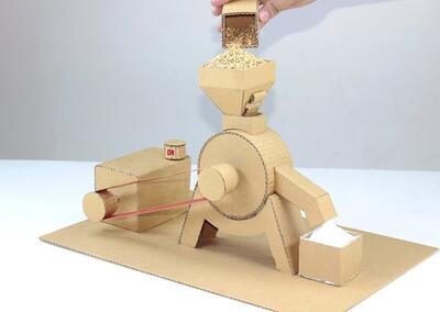 نحوه ساخت یک دستگاه خلاقانه برای آسیاب گندم با مقوا در خانه (فیلم)