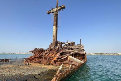 شکسته شدن کمر کشتی یونانی در کیش (فیلم)