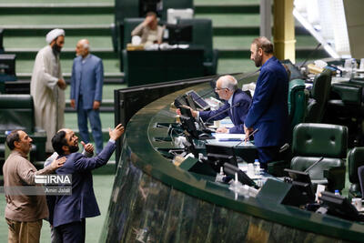 تصاویر جنجالی از صحن علنی مجلس /اعتراض به نایب رئیس مجلس در روز غیبت قالیباف - عصر خبر