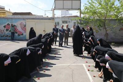 عکس/ استقبال عجیب از شهردار زنجان در یک مدرسه قرآنی | اقتصاد24