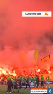 جشن قهرمانی سلتیک در لیگ اسکاتلند در میان آتش بازی گسترده هواداران این تیم / فیلم - پارس فوتبال | خبرگزاری فوتبال ایران | ParsFootball