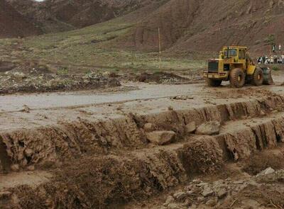 افزایش شدت بارش‌ها در بخش زاوین و دهستان پساکوه کلات/آب‌رسانی با تانکر به دو روستا
