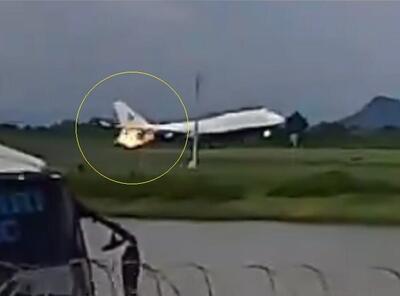 ببینید | فیلم واضح‌تر از لحظه وحشتناک آتش گرفتن موتور هواپیمای بوئینگ اندونزی