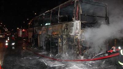آتش‌سوزی مرگبار یک دستگاه اتوبوس مسافربری + تعداد جان‌باختگان