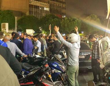 فیلم/ تجمع و دعای مردم در میدان ولیعصر(عج) تهران