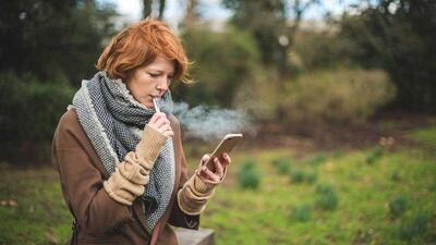 ارتباط استفاده از سیگار الکتریکی با رسانه‌های اجتماعی