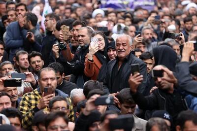 آخرین عکس یادگاری از رئیس‌جمهور در تبریز