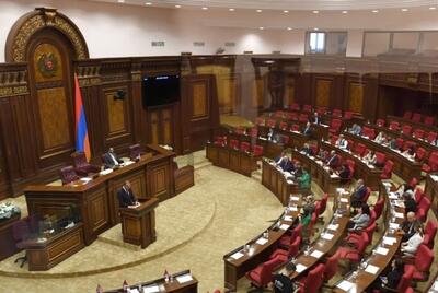 (ویدیو) یک دقیقه سکوت در پارلمان ارمنستان برای شهدای ایران
