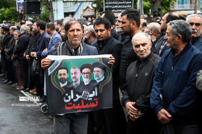 مصلی تهران مملو از جمعیت برای وداع با شهدای خدمت