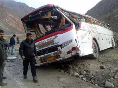 واژگونی اتوبوس تهران به یزد در نطنز