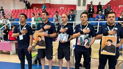 ادای احترام تیم ملی هاکی مردان ایران به شهید رئیسی و همراهانش