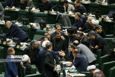 تصاویری از حال و هوای آخرین جلسه علنی مجلس یازدهم