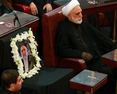 تصاویری از صندلی‌های مزین به عکس رئیسی در افتتاحیه مجلس خبرگان