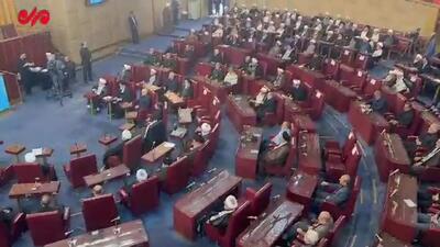 افتتاح ششمین دوره مجلس خبرگان / صندلی خالی شهید رییسی با تاج گل پر شد  + فیلم