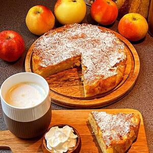 کیک پای سیب خیس، یک عصرانه معطر و دلچسب 