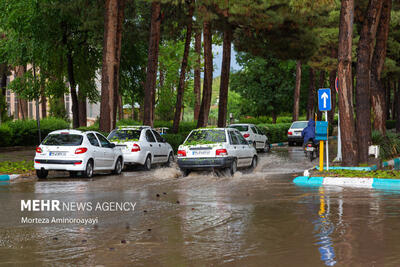 جاری شدن سیلاب در شهر ایوان
