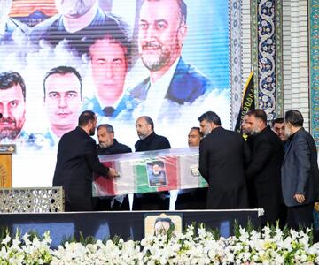 رویترز: همه ایران برای بدرقه رئیسی گردهم آمدند