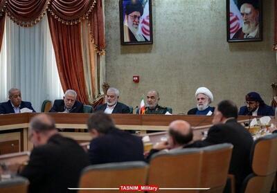 جلسه فرماندهان مقاومت و سپاه در تهران برگزار شد + عکس