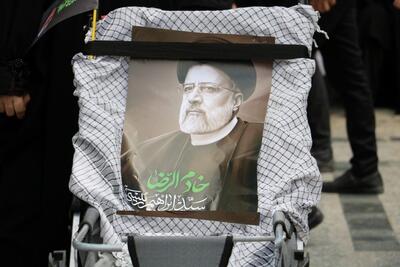 مراسم تشییع و بدرقه «رئیس‌جمهور فقید» در مشهد (+عکس و فیلم)