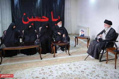 حضور رهبر انقلاب در منزل رئیس‌جمهور شهید حجت‌الاسلام والمسلمین رئیسی