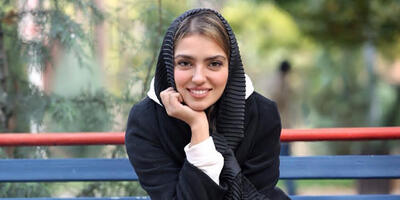 تازه عروس زیبای سینمای ایران شیفته‌ی این مدل گوشواره‌های متفاوت است؛ خفن‌ترین گوشواره‌های مونا کرمی که باید ببینید - چی بپوشم