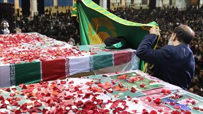 بی‌نظمیِ تلخ نیروهای مراسم خاکسپاری در تبریز