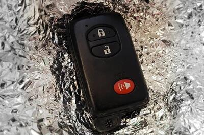مخفی کردن کلید خودرو در پاکت چیپس برای افزایش ایمنی!