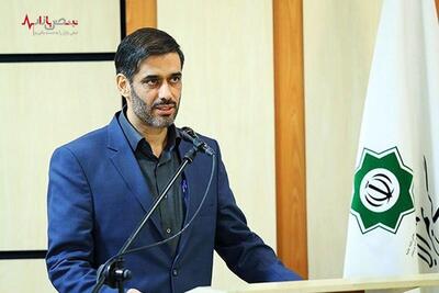 تصویر پربازدید سعید محمد در کنار سرپرست سفارت افغانستان