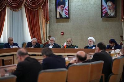 برگزاری نشست سران گروه‌های مقاومت با حضور سرداران سلامی و قاآنی در تهران