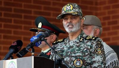ادای احترام فرمانده کل ارتش به شهید حادثه بالگرد