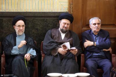 عکس/محمد خاتمی و حسن خمینی در یک مراسم ویژه | اقتصاد24