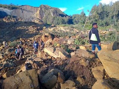 رانش زمین یک روستا را در پاپوآ گینه نو بلعید/ ۱۰۰ نفر کشته شدند