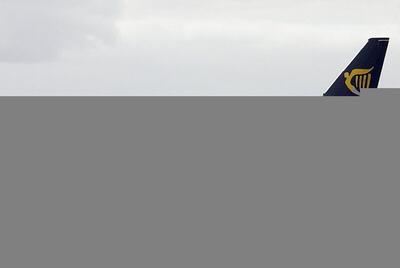 تصاویر فرود هیجان انگیز بوئینگ ۷۳۷ بر روی باند برفی در قطب شمال