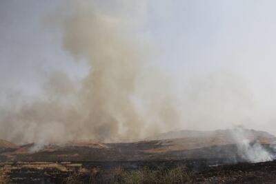 آتش سوزی گسترده در مراتع سرپل ذهاب| تلاش برای نجات اراضی کشاورزی غرب کرمانشاه