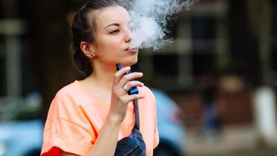 37 میلیون نوجوان 13 تا 15 ساله در جهان سیگار می‌کشند/ طعم‌ آبنبات ترفند جدید شرکت‌های دخانیات (فیلم)
