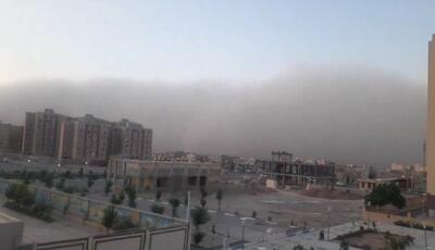 (ویدئو) لحظه ورود طوفان شن به شهر یزد