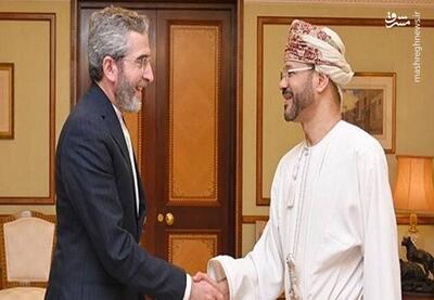 فیلم/ استقبال علی باقری از وزیر خارجه عمان