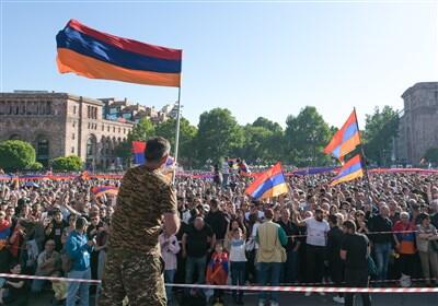 تداوم اعتراضات در ارمنستان و بسته شدن جاده اصلی - تسنیم