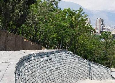 ایمن سازی باغ راه فدک با احداث دیوار سنگی - عصر اقتصاد