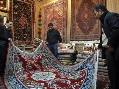 فرش افغانستان را با برچسب ایرانی به مردم می‌فروشند