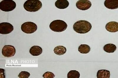 کشف ۵۰۰ سکه تاریخی در شهرستان نایین