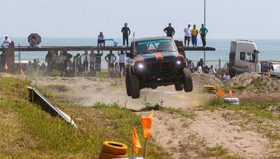 آغاز نبرد شاسی بلندها در ساحل رودسر؛ رقابت‌های آفرود قهرمانی کشور کلید خورد (عکس)