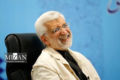 (تصاویر) خنده‌های سعید جلیلی هنگام ثبت‌نام در انتخابات