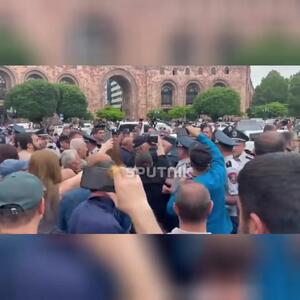 درگیری پلیس ارمنستان با معترضان + فیلم