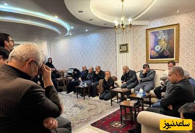 حضور هنرمندان در منزل حسین امیرعبداللهیان برای عرض تسلیت+عکس/ بغض سنگین همسر و پسر وزیر شهید با دیدن تابلوی چهره ایشان