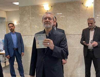 ثبت نام علی لاریجانی در انتخابات ریاست جمهوری چهاردهم | روزنو