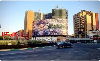 دیوارنگاره جدید میدان ولیعصر؛ «انتخابات در انحصار هیچکس نیست»